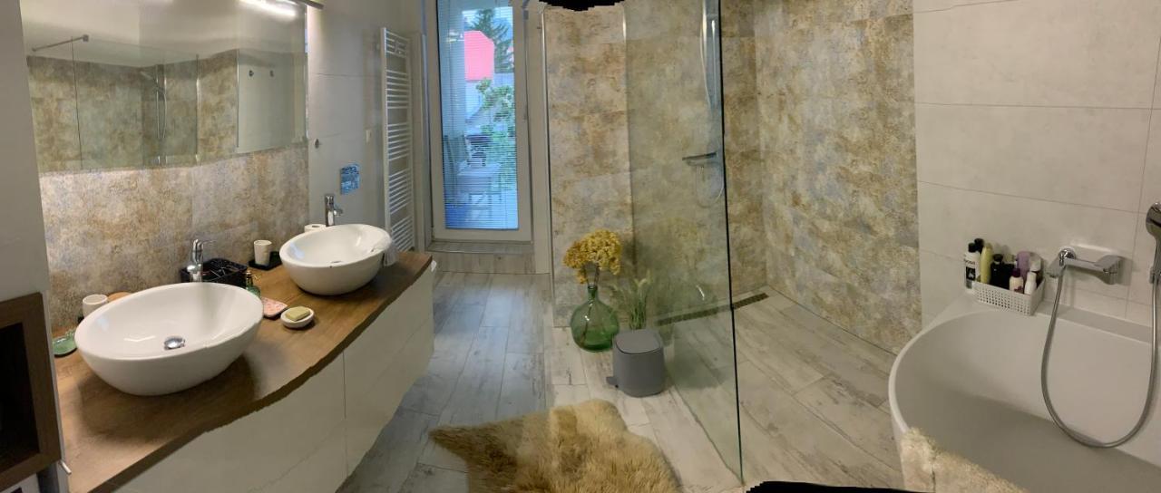 Bl - The Penthouse, 24Hr Self Check-In, 2 Bedrooms, Fireplace, Ac, Panoramic View From Main Balcony, 3-Minute Walk To City Center Banská Bystrica Dış mekan fotoğraf