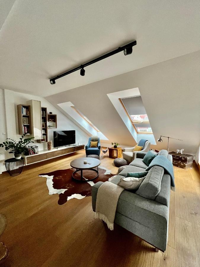 Bl - The Penthouse, 24Hr Self Check-In, 2 Bedrooms, Fireplace, Ac, Panoramic View From Main Balcony, 3-Minute Walk To City Center Banská Bystrica Dış mekan fotoğraf