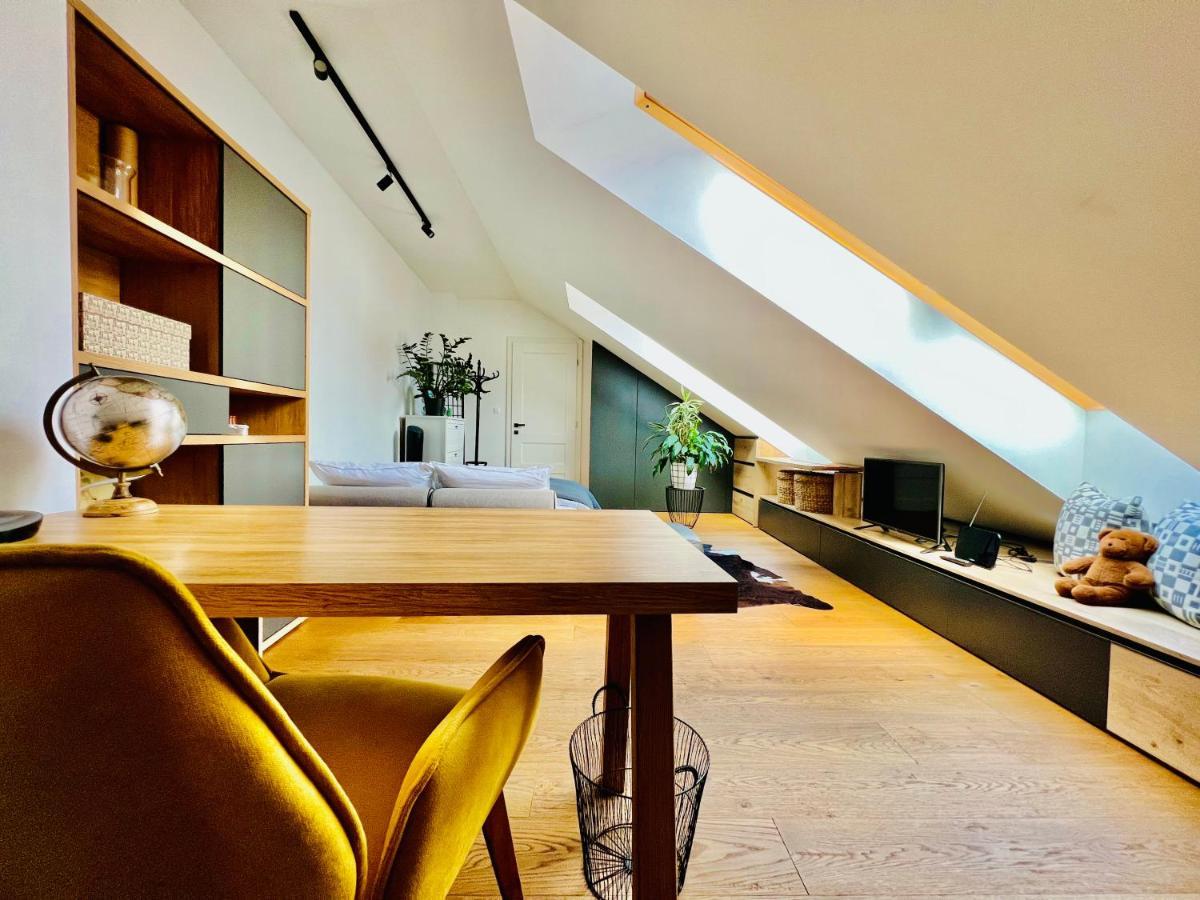 Bl - The Penthouse, 24Hr Self Check-In, 2 Bedrooms, Fireplace, Ac, Panoramic View From Main Balcony, 3-Minute Walk To City Center Banská Bystrica Dış mekan fotoğraf